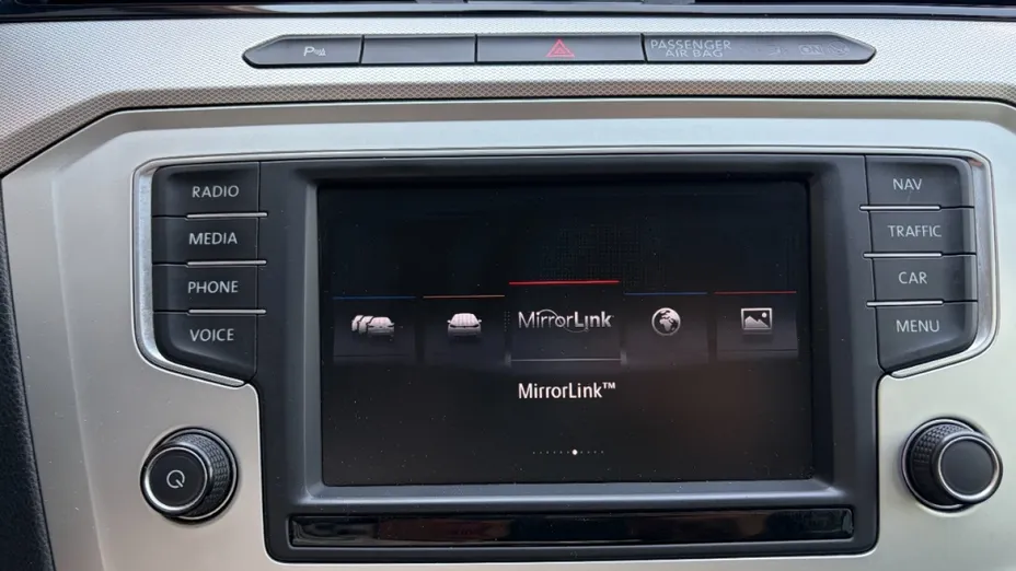VOLKSWAGEN Passat -