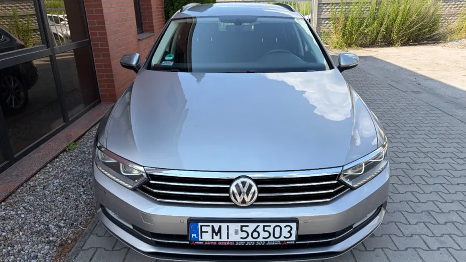VOLKSWAGEN Passat -