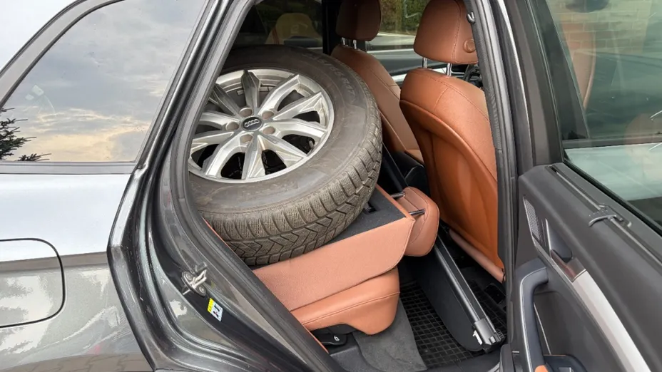 AUDI Q5 -
