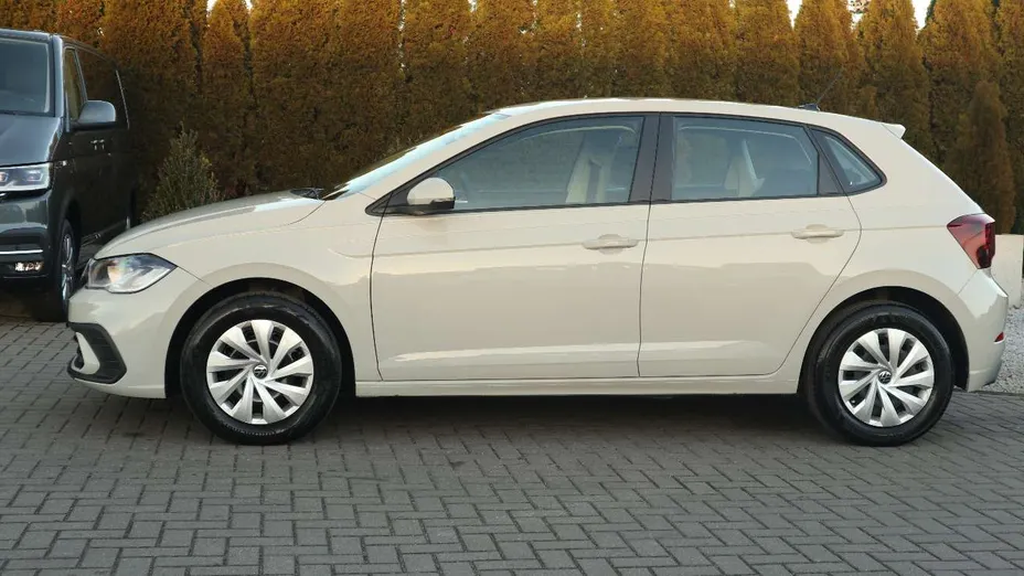 VOLKSWAGEN Polo -