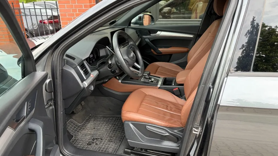 AUDI Q5 -