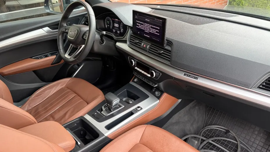 AUDI Q5 -