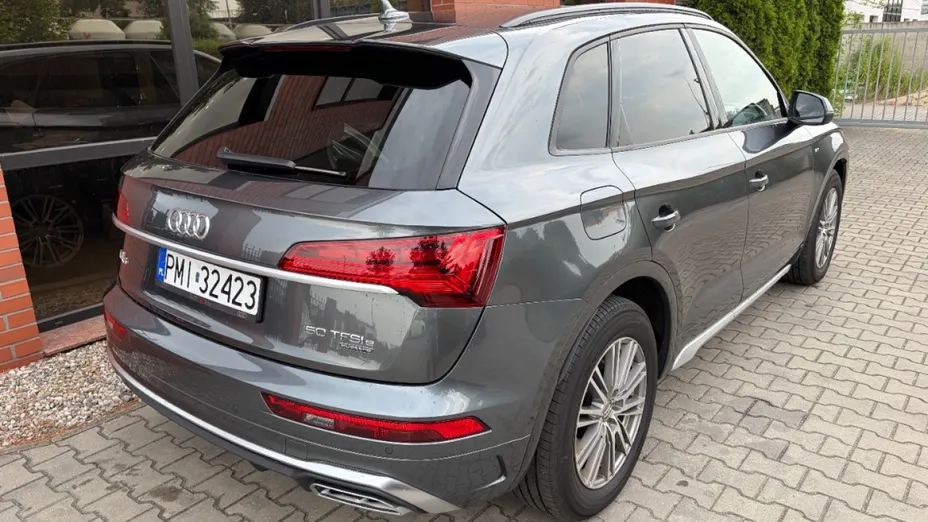 AUDI Q5 -