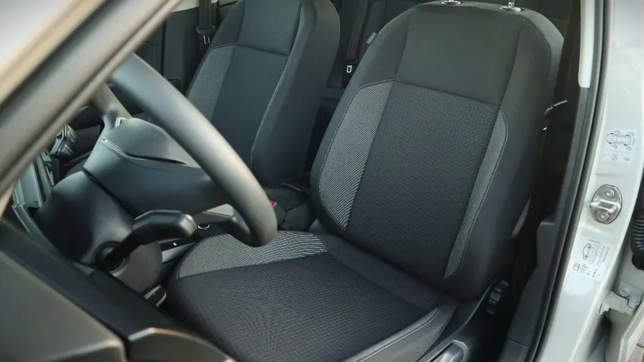 VOLKSWAGEN Polo -