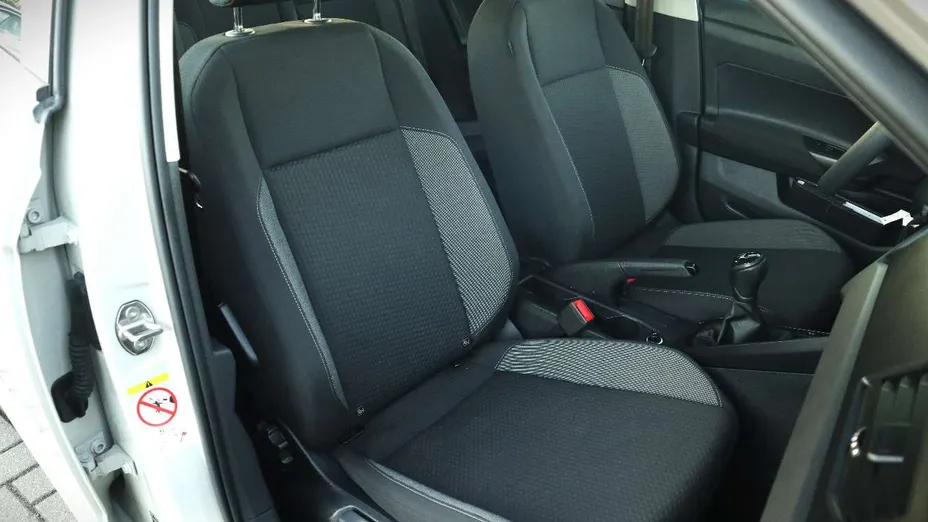 VOLKSWAGEN Polo -