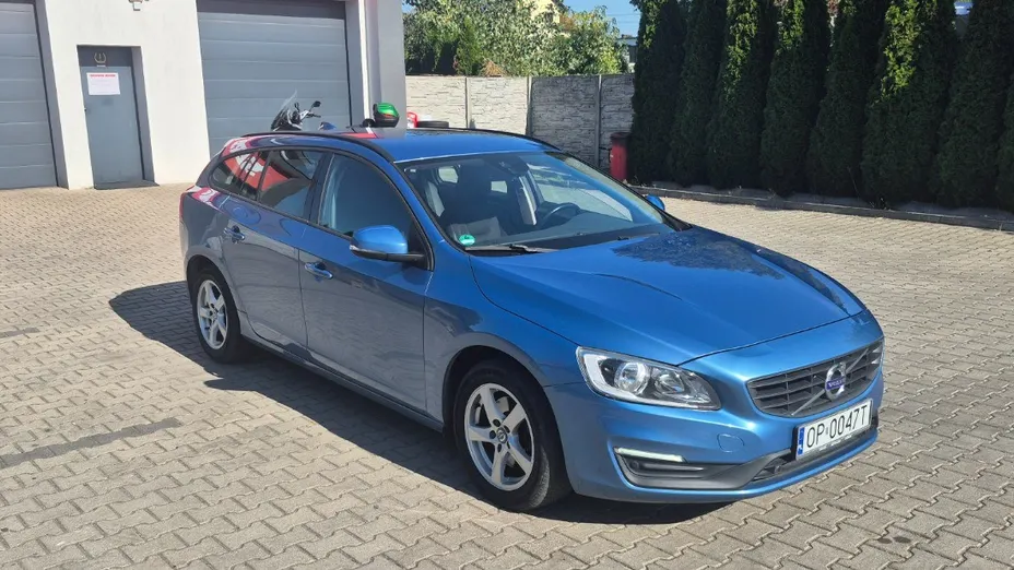 VOLVO V60 -