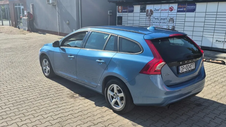 VOLVO V60 -