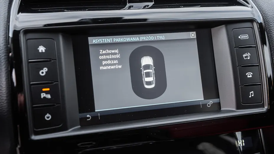 JAGUAR XE -