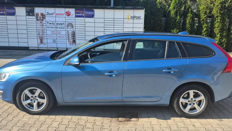 VOLVO V60 -