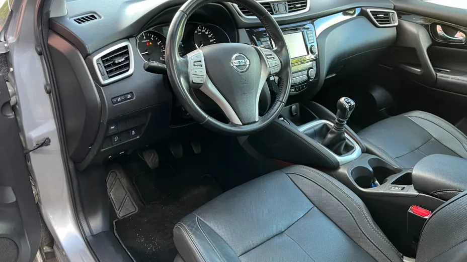 NISSAN Qashqai -