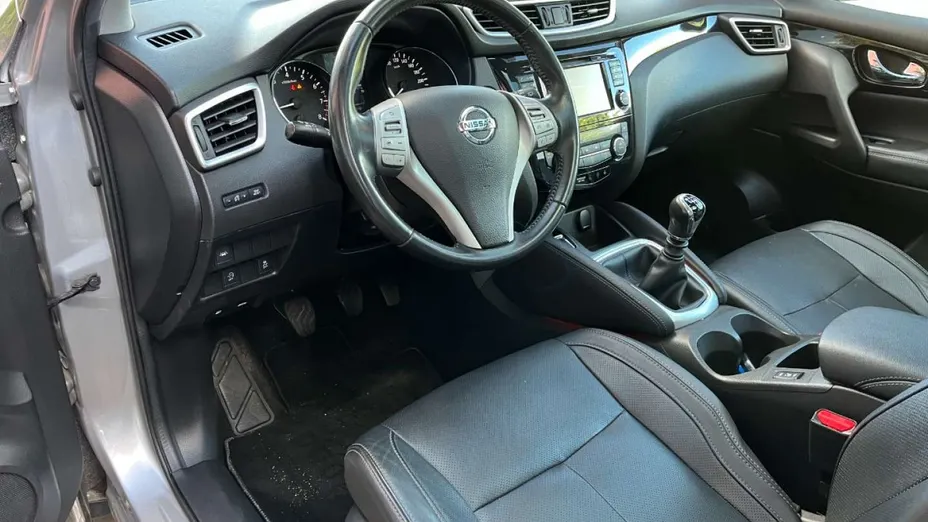 NISSAN Qashqai -