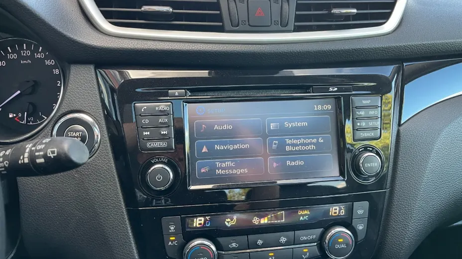 NISSAN Qashqai -