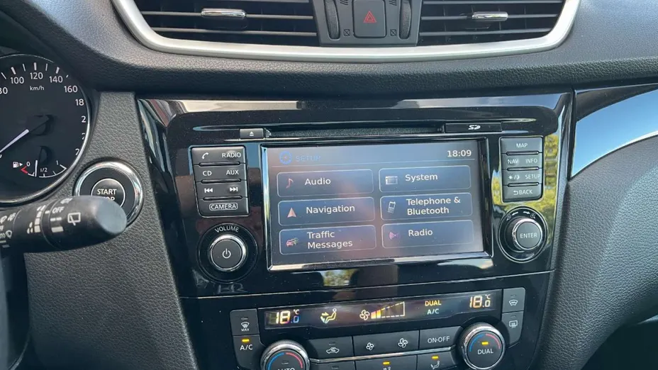 NISSAN Qashqai -