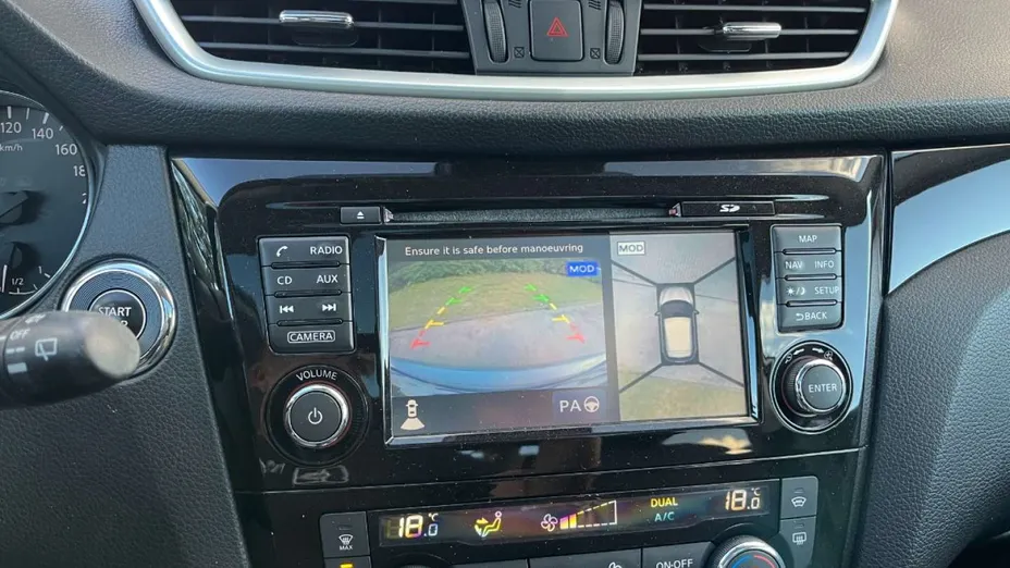 NISSAN Qashqai -
