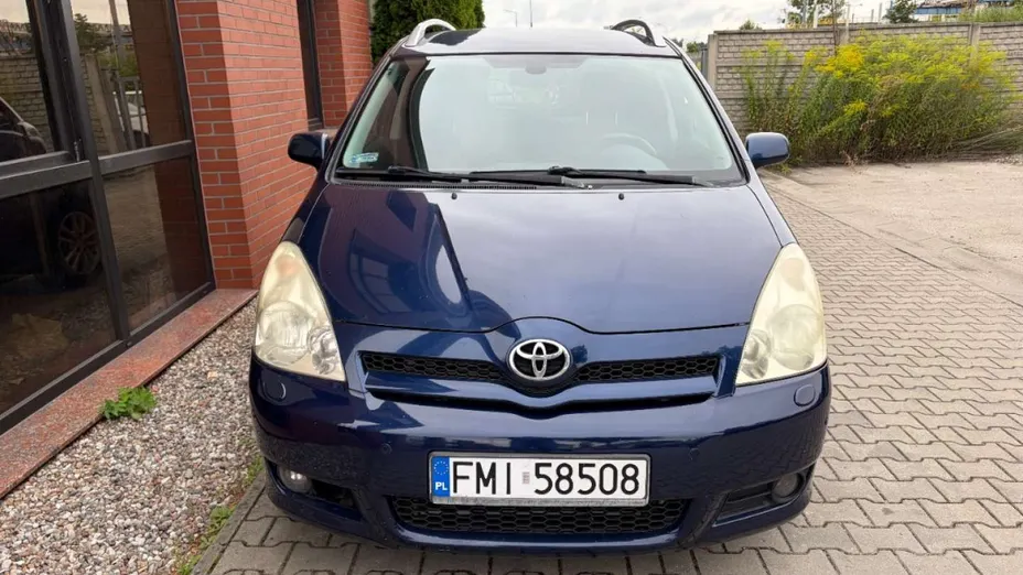 TOYOTA Corolla Verso -