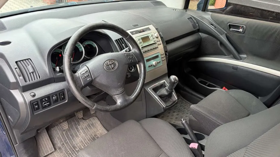 TOYOTA Corolla Verso -