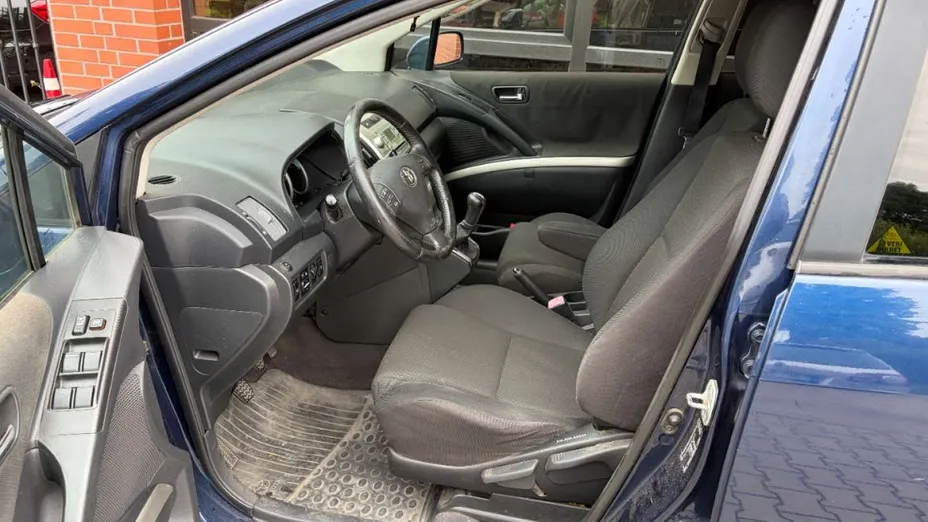 TOYOTA Corolla Verso -