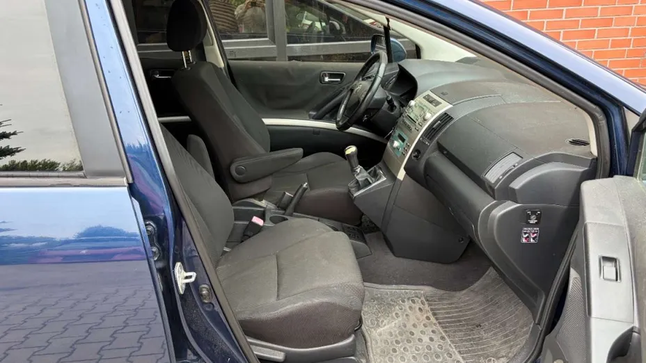 TOYOTA Corolla Verso -