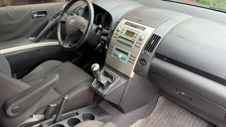 TOYOTA Corolla Verso -