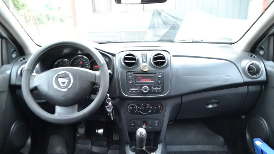 DACIA Logan -