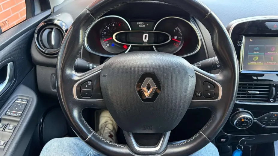 RENAULT Clio -