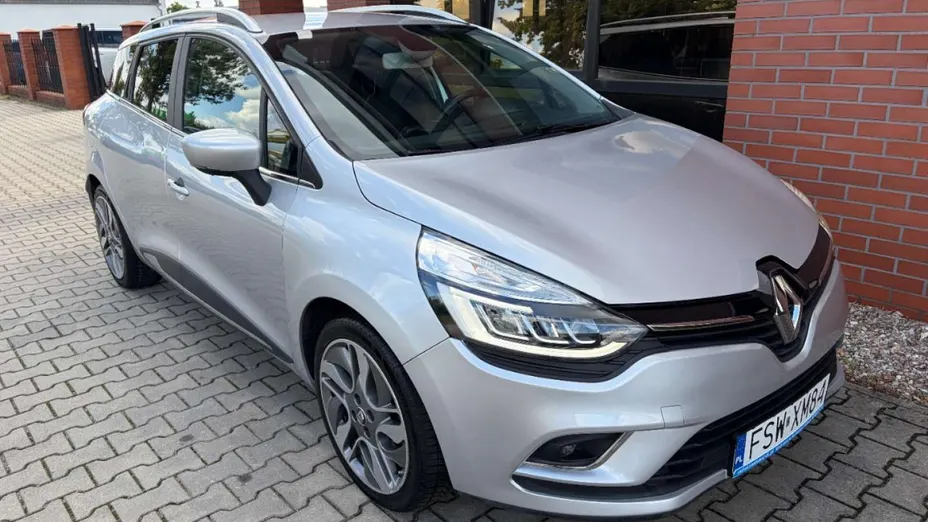 RENAULT Clio -