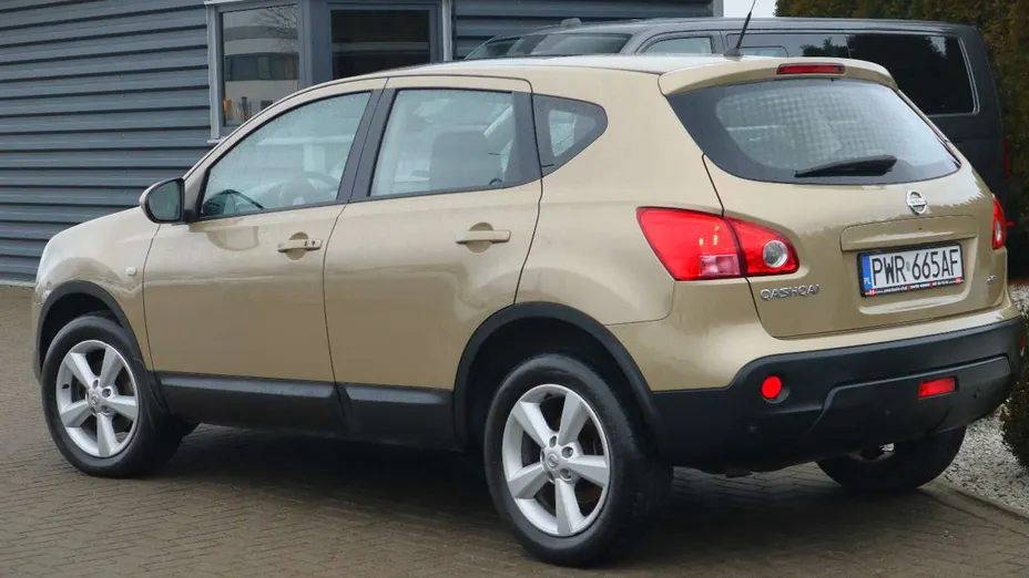 NISSAN Qashqai -