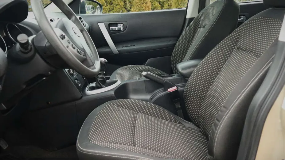 NISSAN Qashqai -