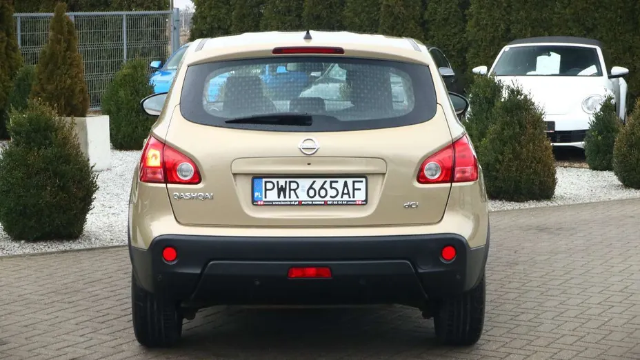 NISSAN Qashqai -