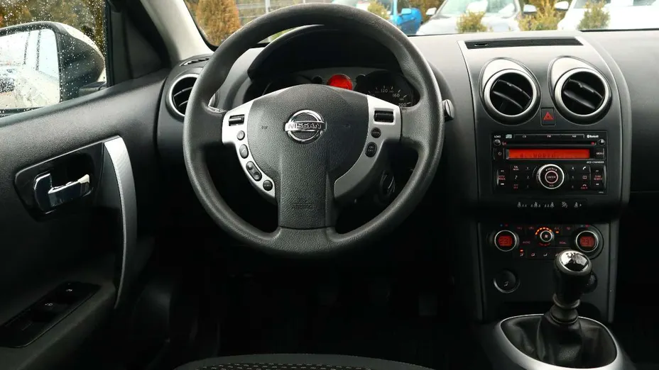 NISSAN Qashqai -
