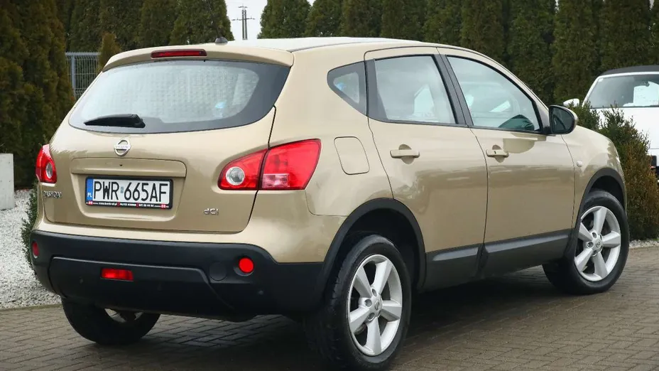 NISSAN Qashqai -