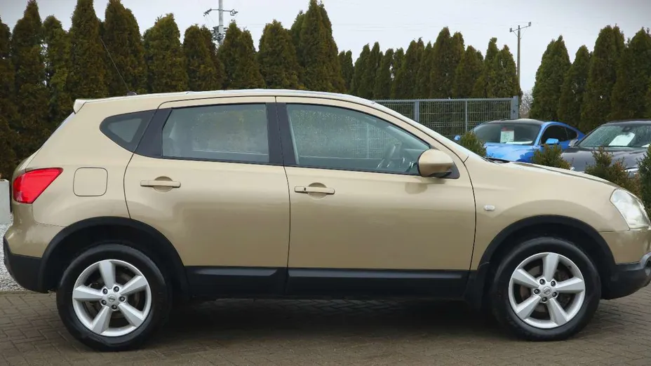 NISSAN Qashqai -