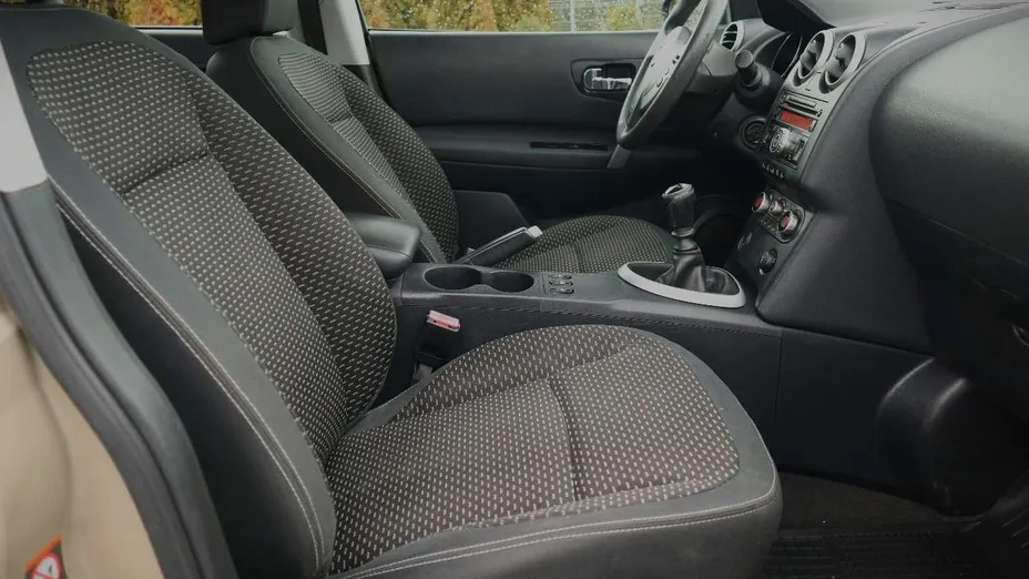NISSAN Qashqai -