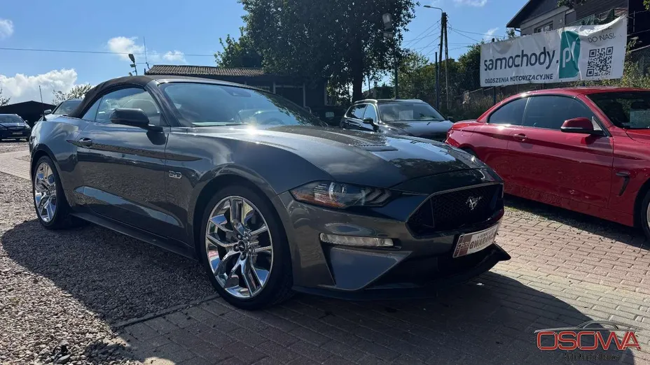 FORD Mustang -