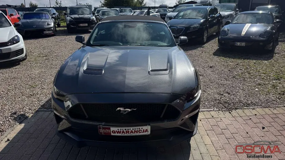 FORD Mustang -