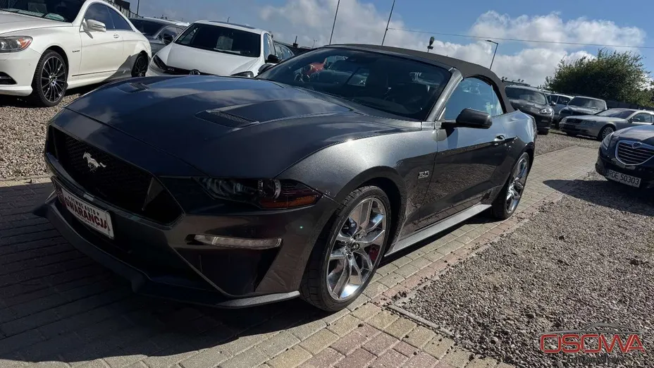 FORD Mustang -