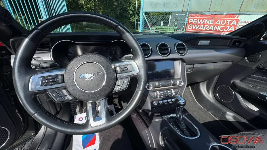 FORD Mustang -