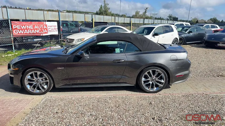 FORD Mustang -