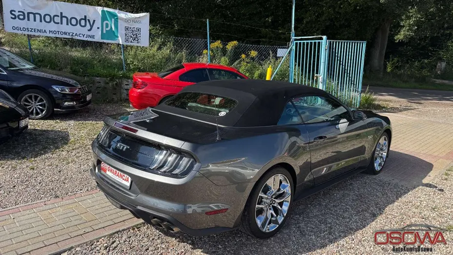 FORD Mustang -