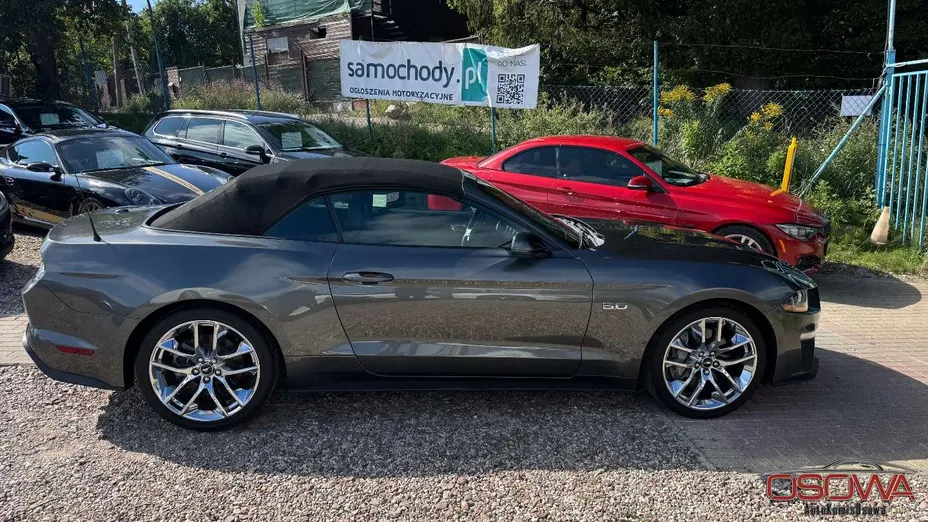 FORD Mustang -