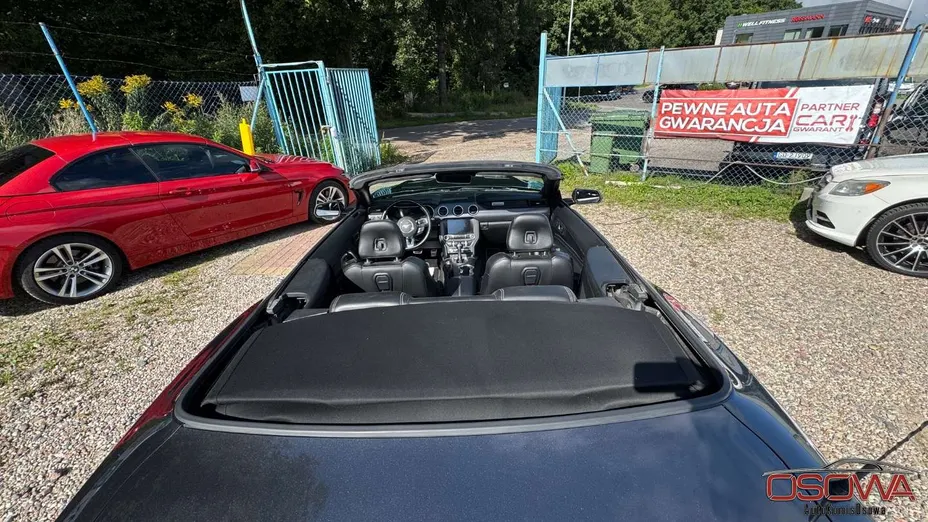 FORD Mustang -