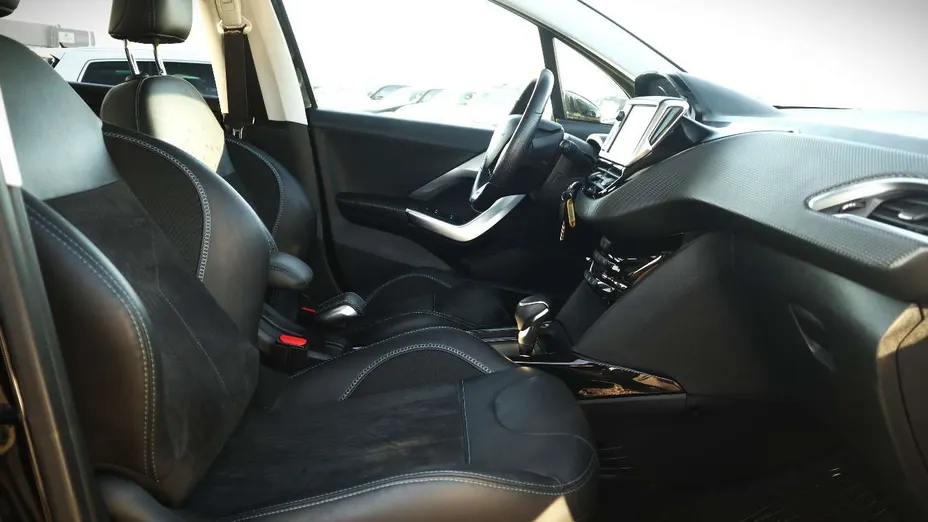 PEUGEOT 2008 -