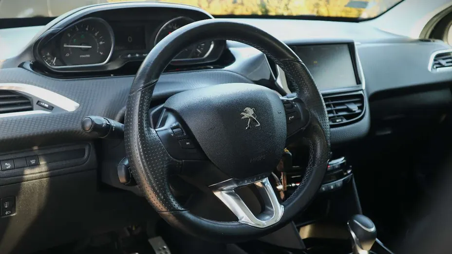 PEUGEOT 2008 -