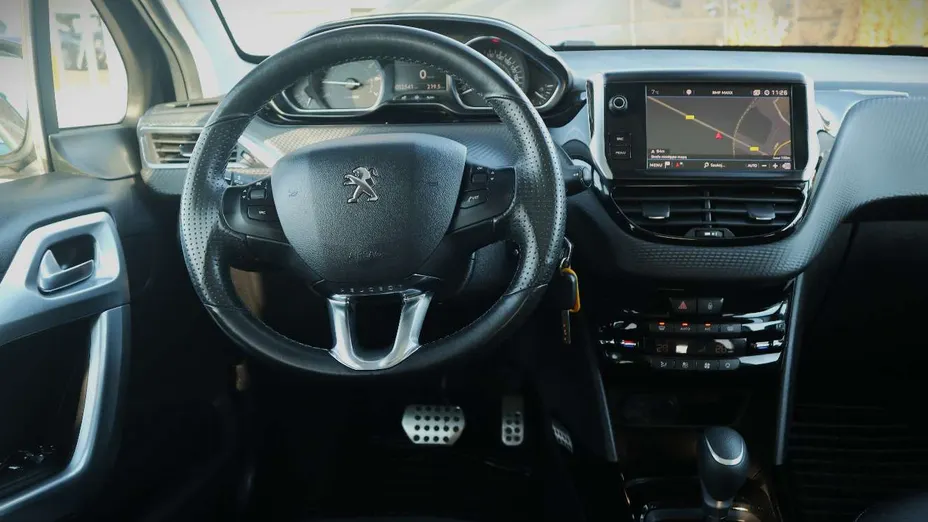 PEUGEOT 2008 -