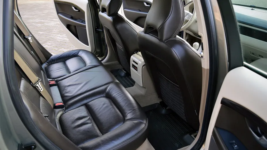 VOLVO XC70 -