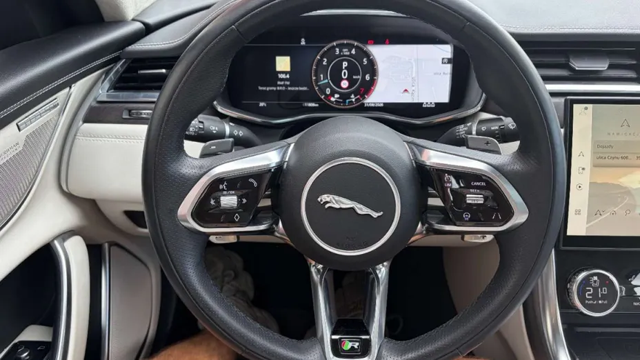 JAGUAR XF -