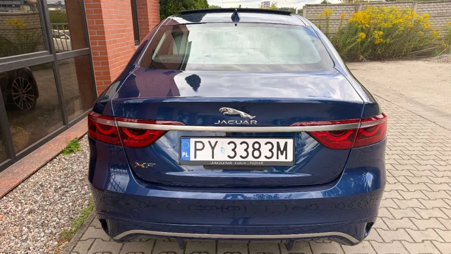 JAGUAR XF -