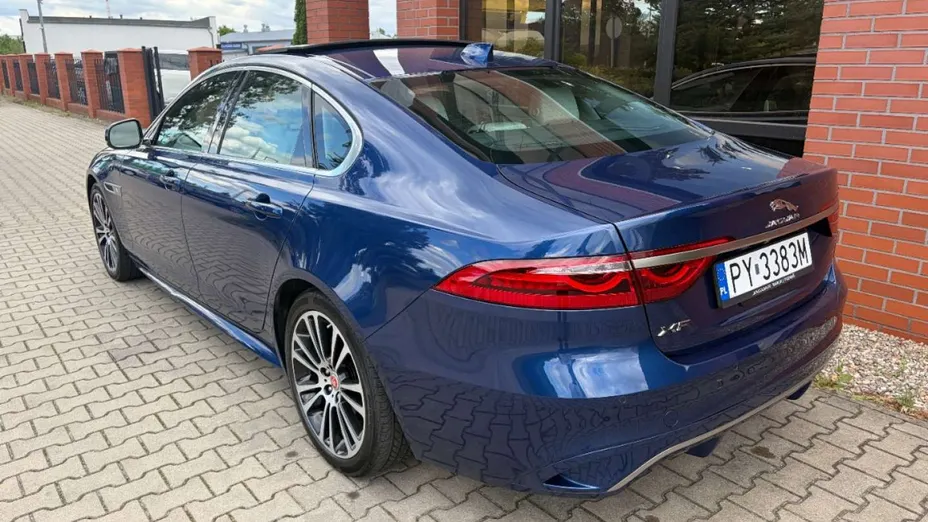 JAGUAR XF -