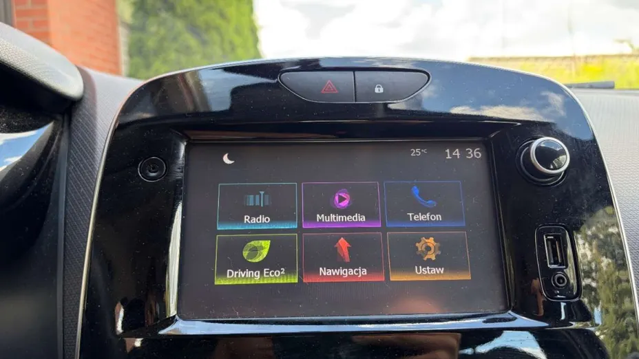 RENAULT Clio -