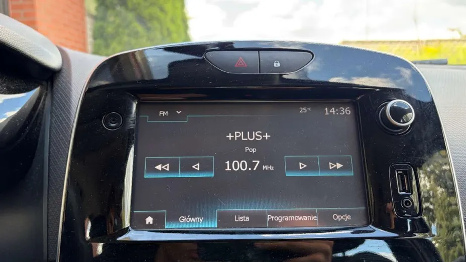 RENAULT Clio -